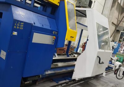 Universal Centre Lathe with Siemens control system.