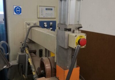 Seam welding machine.